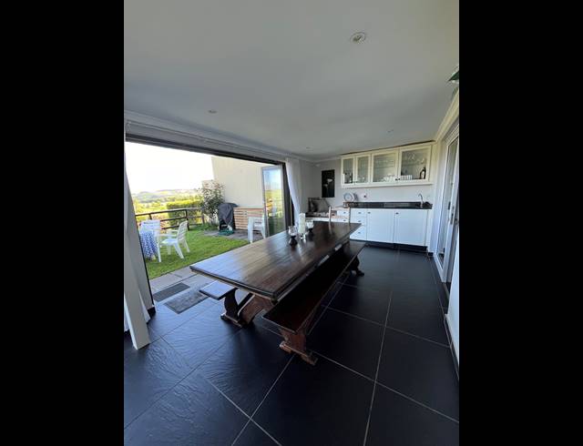 5 BEDROOM GATED ESTATE FOR SALE IN UNDERBERG